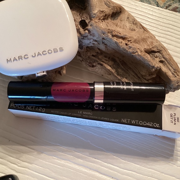 Marc Jacobs 4 Piece Makeup Bundle - Picture 6 of 8